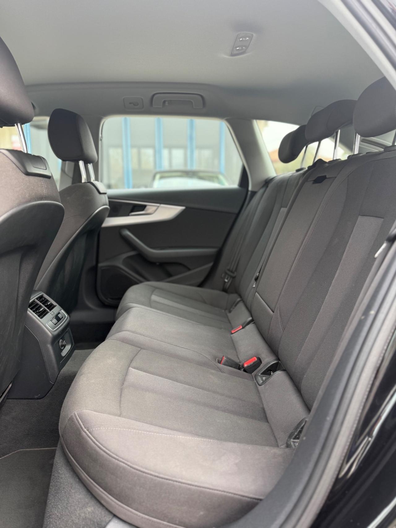 Audi A4 40 TDI quattro S tronic