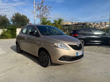 Lancia Ypsilon 1.0 FireFly 5 porte S&S Hybrid Ecochic Gold