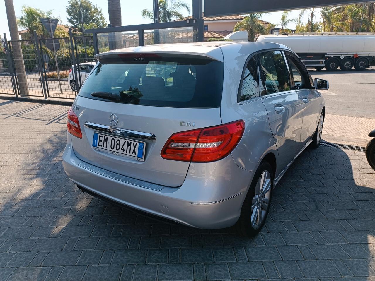 Mercedes-benz B 180 CDI Premium solo 72.000km!