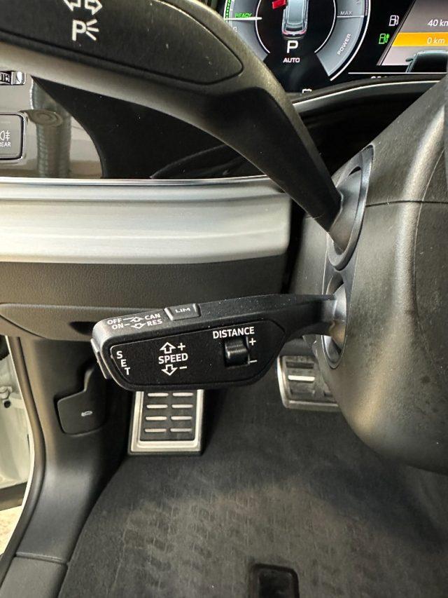 AUDI Q8 55 TFSI e Plug-in quattro S line -22" - B&O - FULL