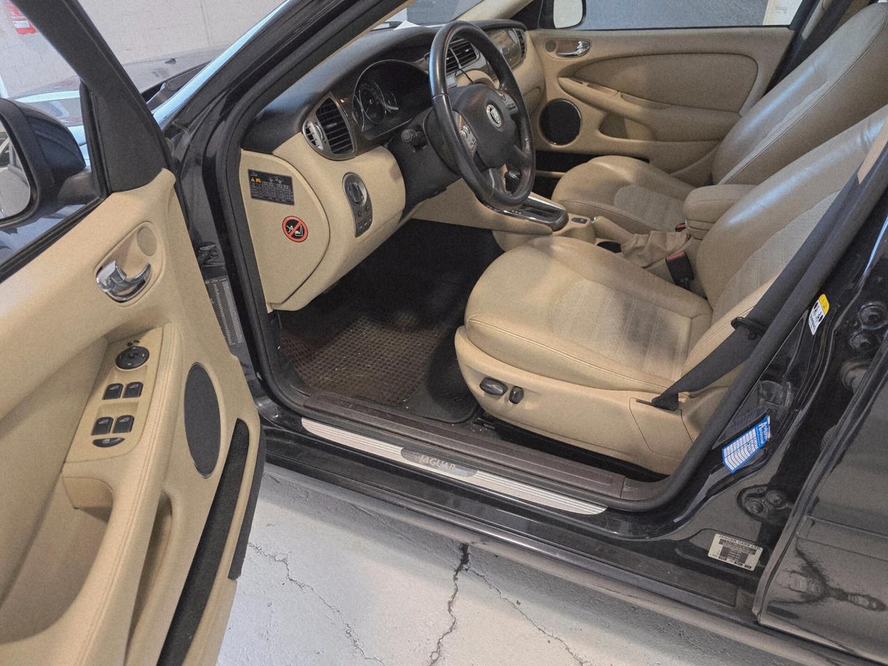 Jaguar X-Type 2.2D cat aut. Premium Luxury cDPF