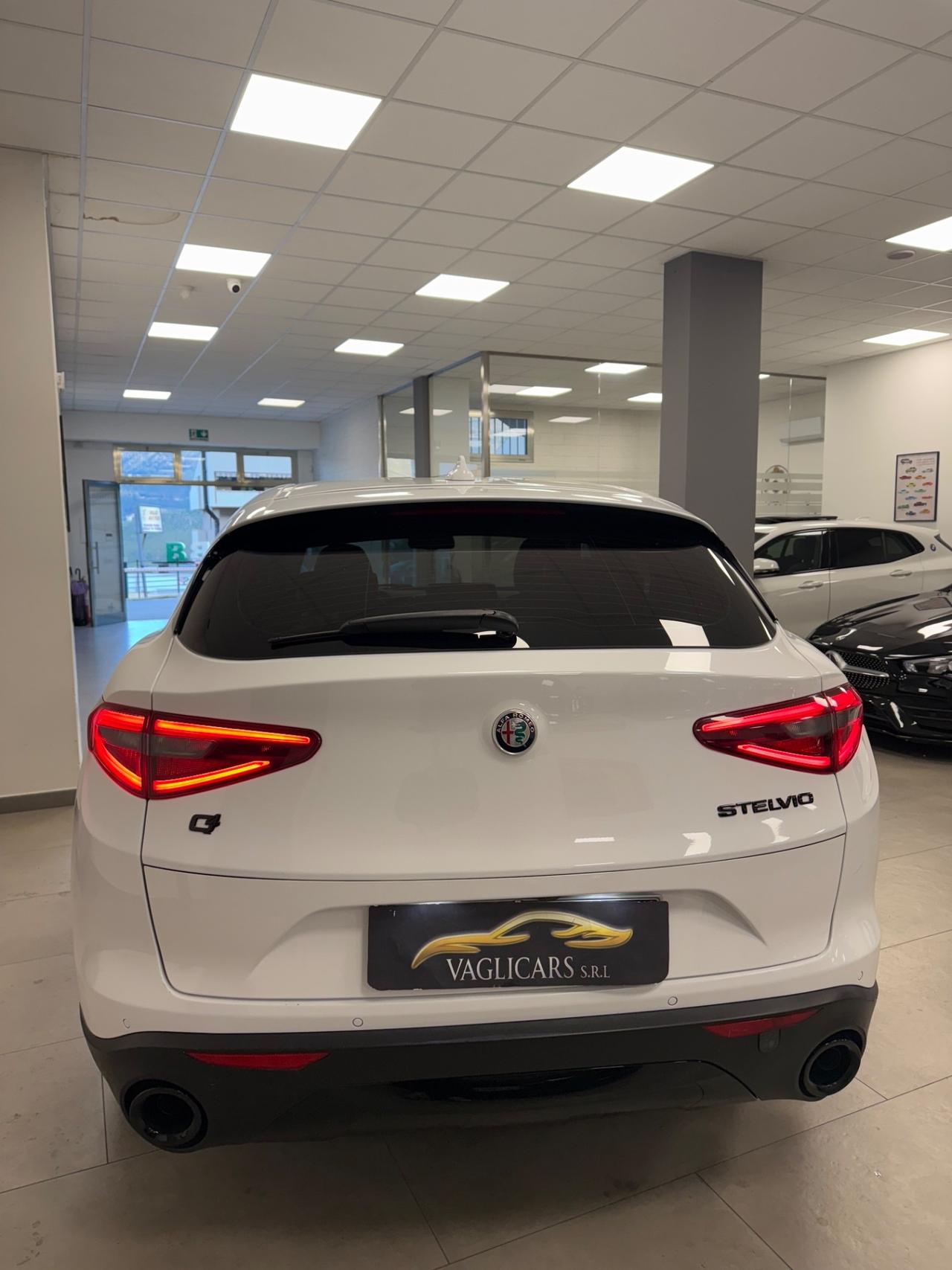 Alfa Romeo Stelvio 2.2 Turbodiesel 210 CV AT8 Q4 Executive