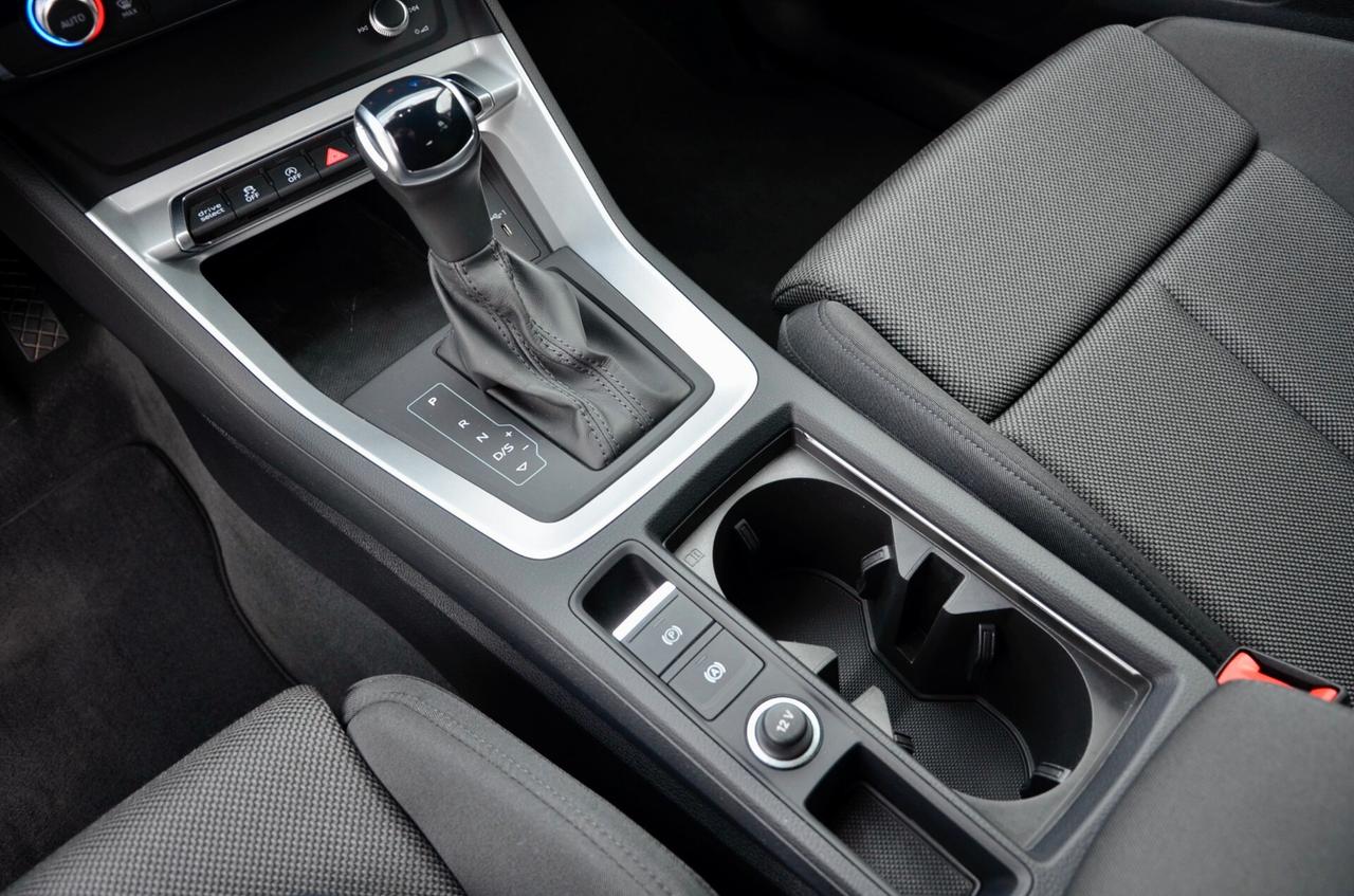 AUDI Q3 SPB 2.0 TDI S-LINE EDITION QUATTRO 150cv S-TRONIC, UNICOPROPRIETARIO, GARANZIA AUDI 1/2028, SERVICE AUDI, UFF ITALIANA, ARGENTO RUGIADA, EURO 6D, FARI FULL LED, 19", PERMUTE