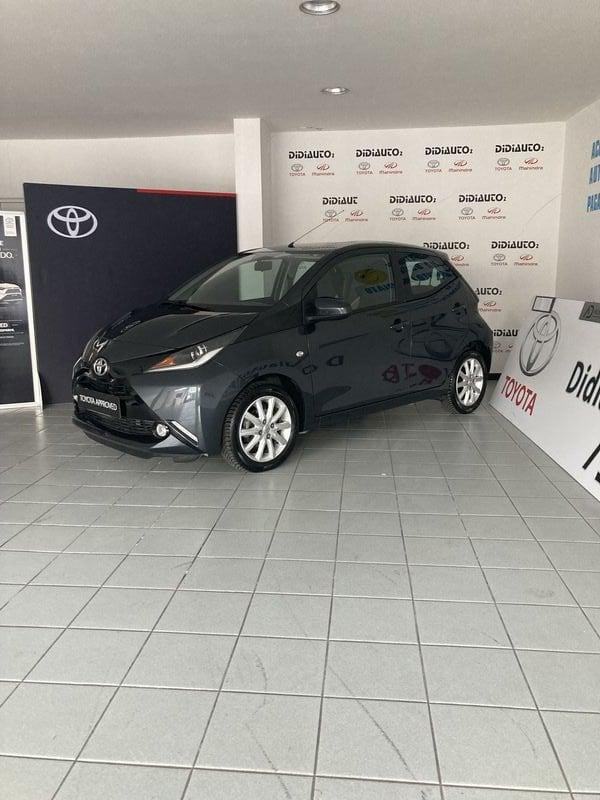 Toyota Aygo 1.0 VVT-i 69 CV 5 porte x-play MMT