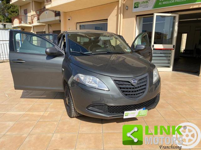 LANCIA Ypsilon 1.2 69 CV 5 porte Platinum
