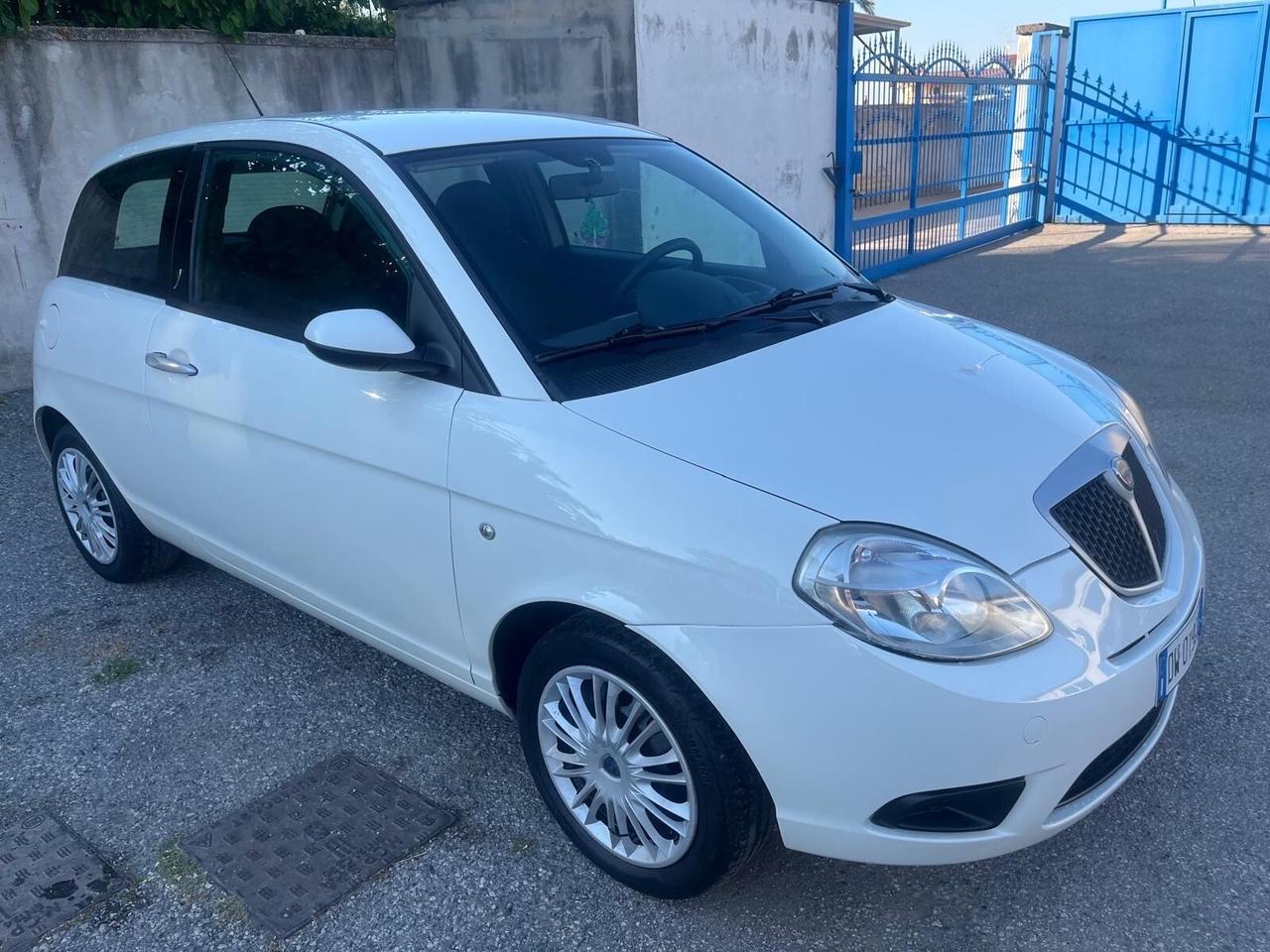 Lancia y -1.2 benz- full-2009