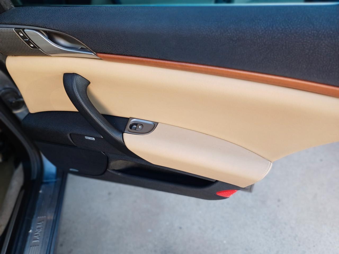 Lancia Thesis 3.0 V6 24V aut. Emblema