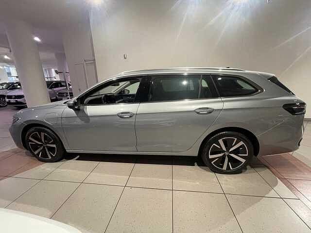 Volkswagen Passat 9ª serie 1.5 TSI eHybrid 204 CV DSG Business