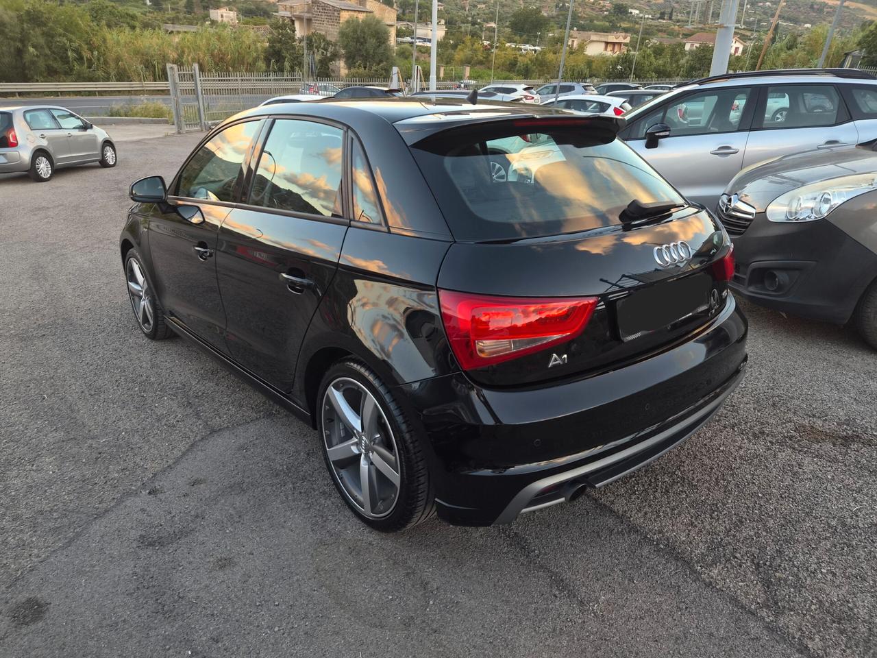 Audi A1 1.6 TDI S line edition plus