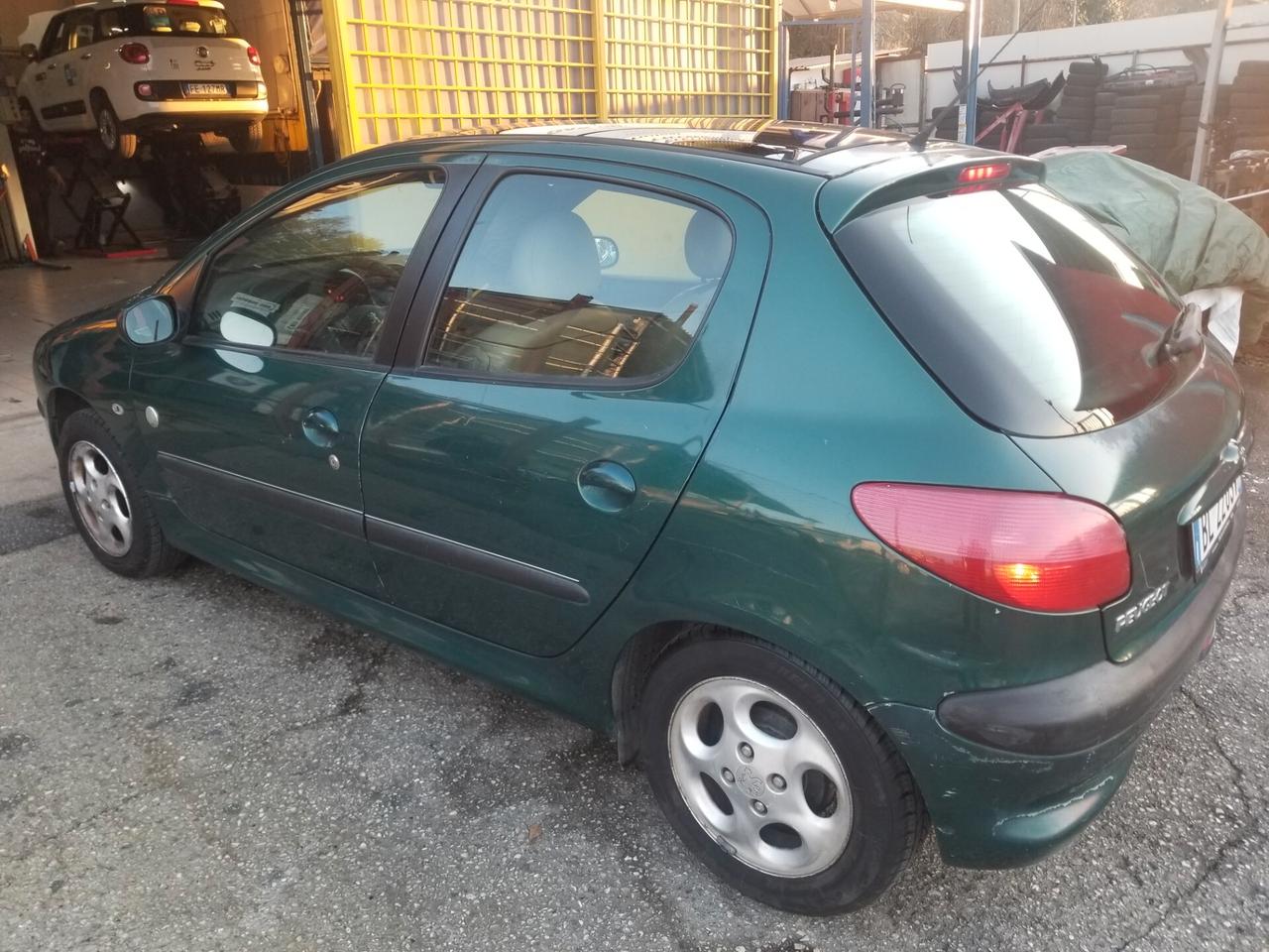 Peugeot 206 1.1 5p. XR