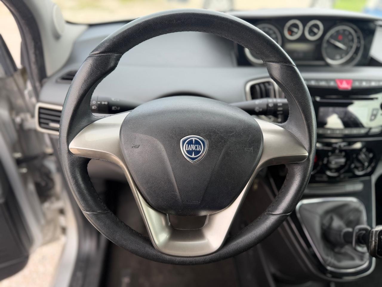 Lancia Ypsilon 0.9 TwinAir 85 CV 5 porte Metano Ecochic Gold