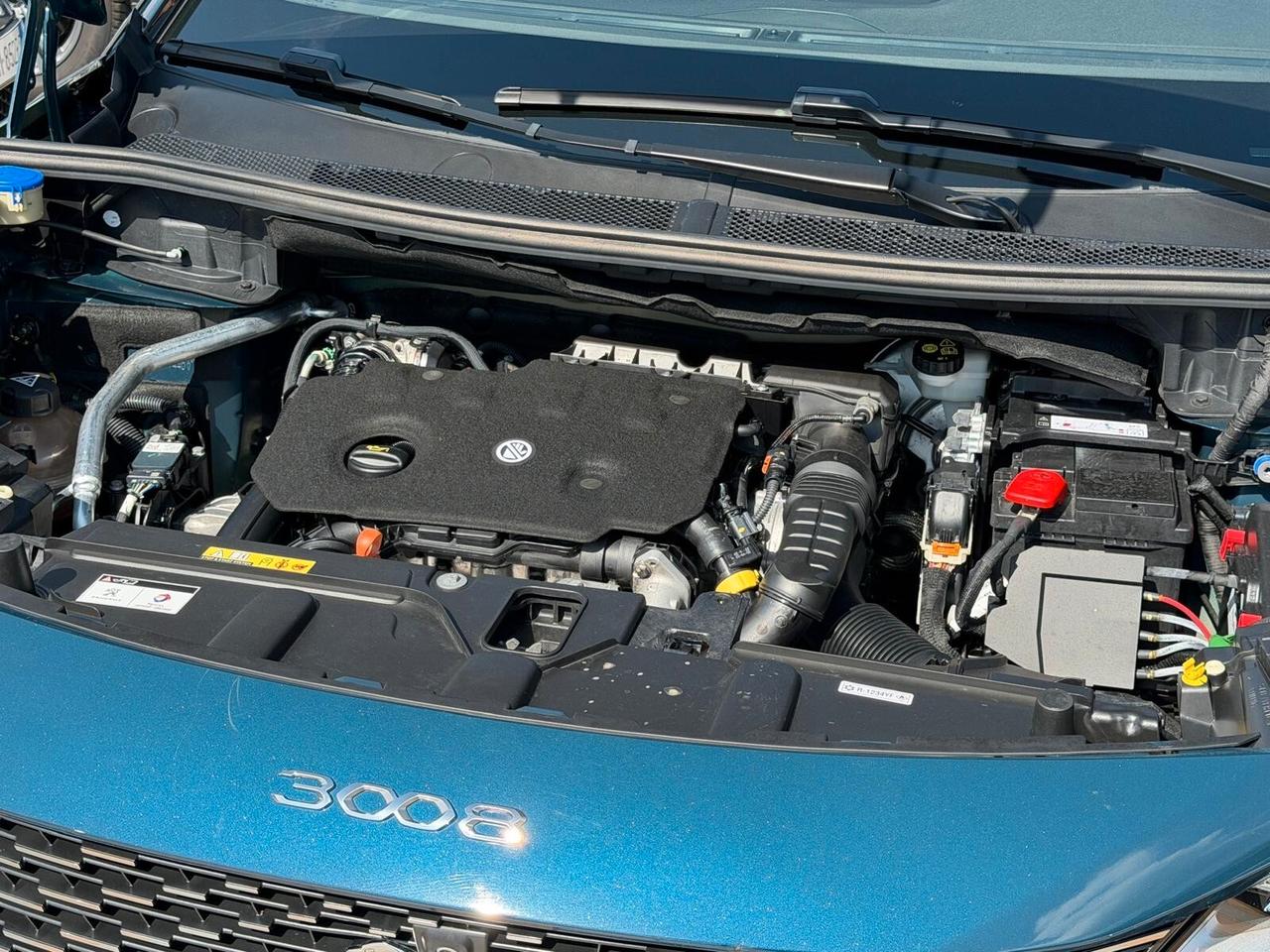 Peugeot 3008 1.5 BLUEHDI 130 cv. ALLURE PACK (Nav)