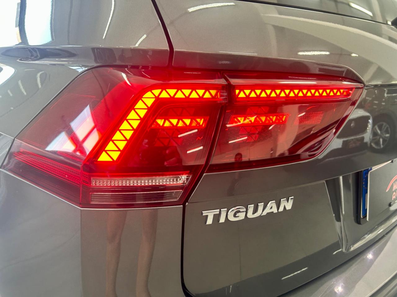 VW Tiguan 2.0 BiTDI DSG 4MOTION R-Line FINANZIABILE