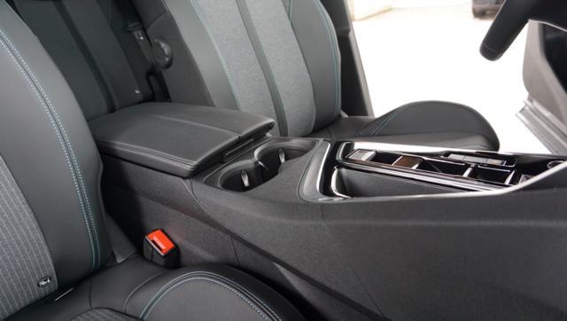 PEUGEOT 3008 BlueHDi 130 S&S EAT8 Allure Pack
