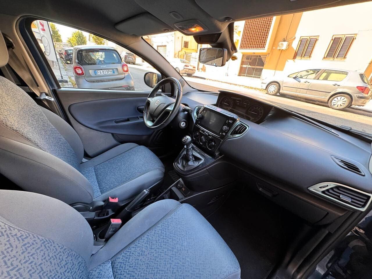 Lancia Ypsilon 1.0 FireFly HYBRID – UNICO PROPRIETARIO