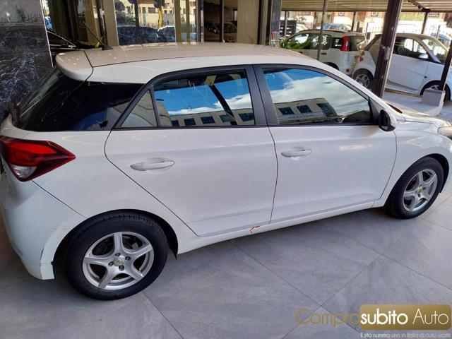 HYUNDAI i20 1.2 84 CV (Garanzia 12 Mesi)