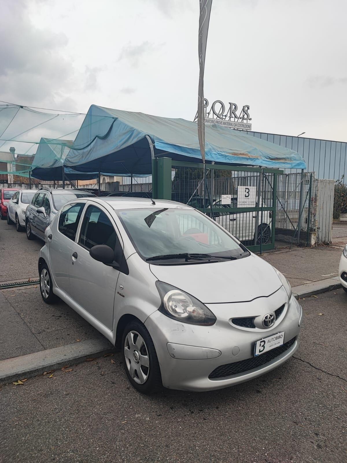 Toyota Aygo 1.0 12V VVT-i 5 porte Sol