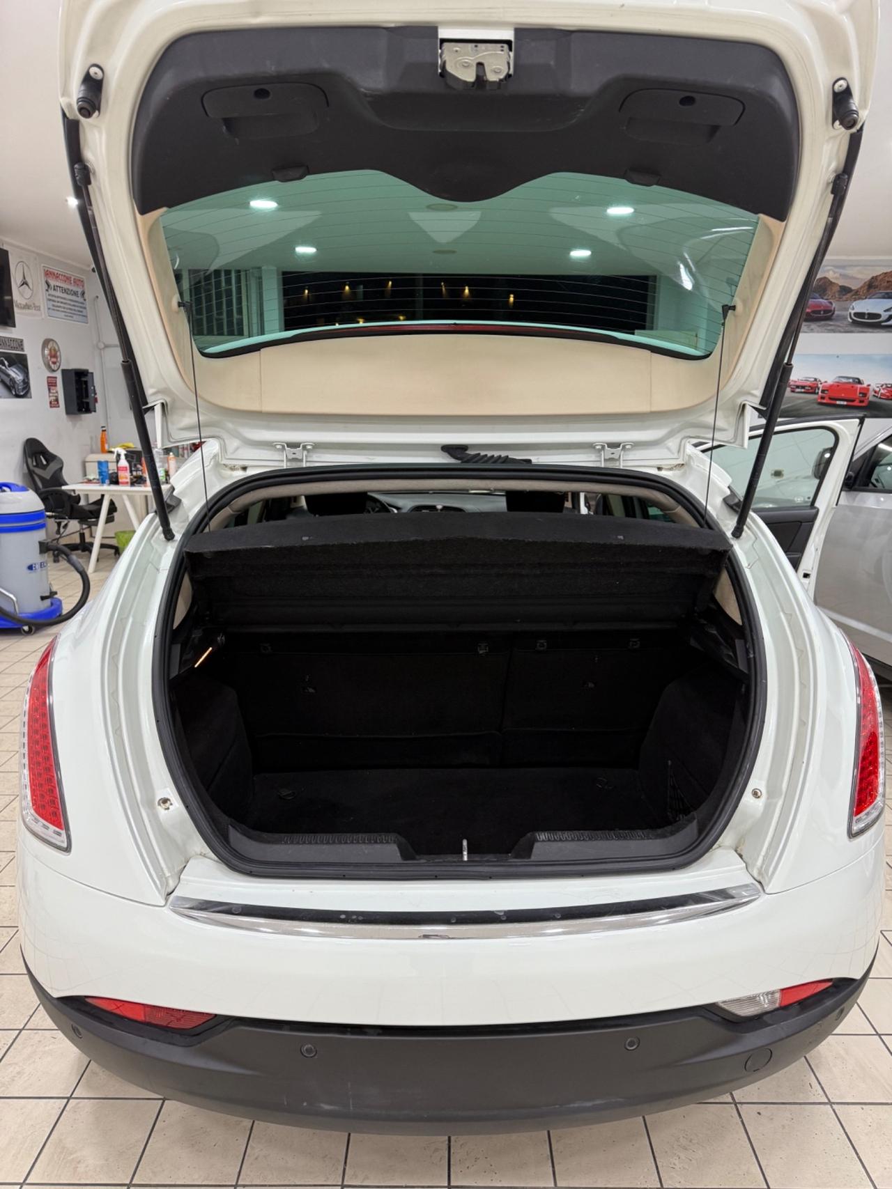 Lancia Delta 1.6 mjt platino