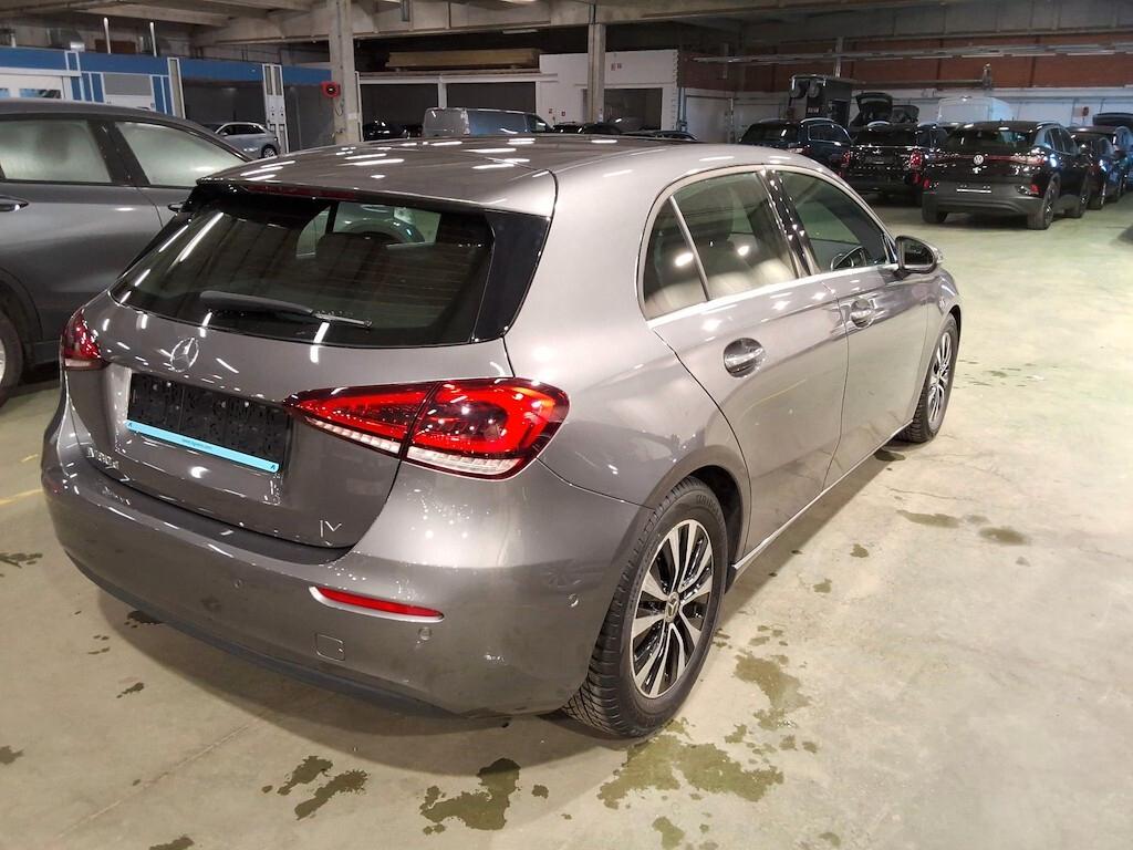 MERCEDES-BENZ A 180D 115CV 6M. BUSINESS SOLUTION ( FARI LED - TETTO PANORAMICO APR. - CRUISE - NAVI PREMIUM - PARK ASSIST )