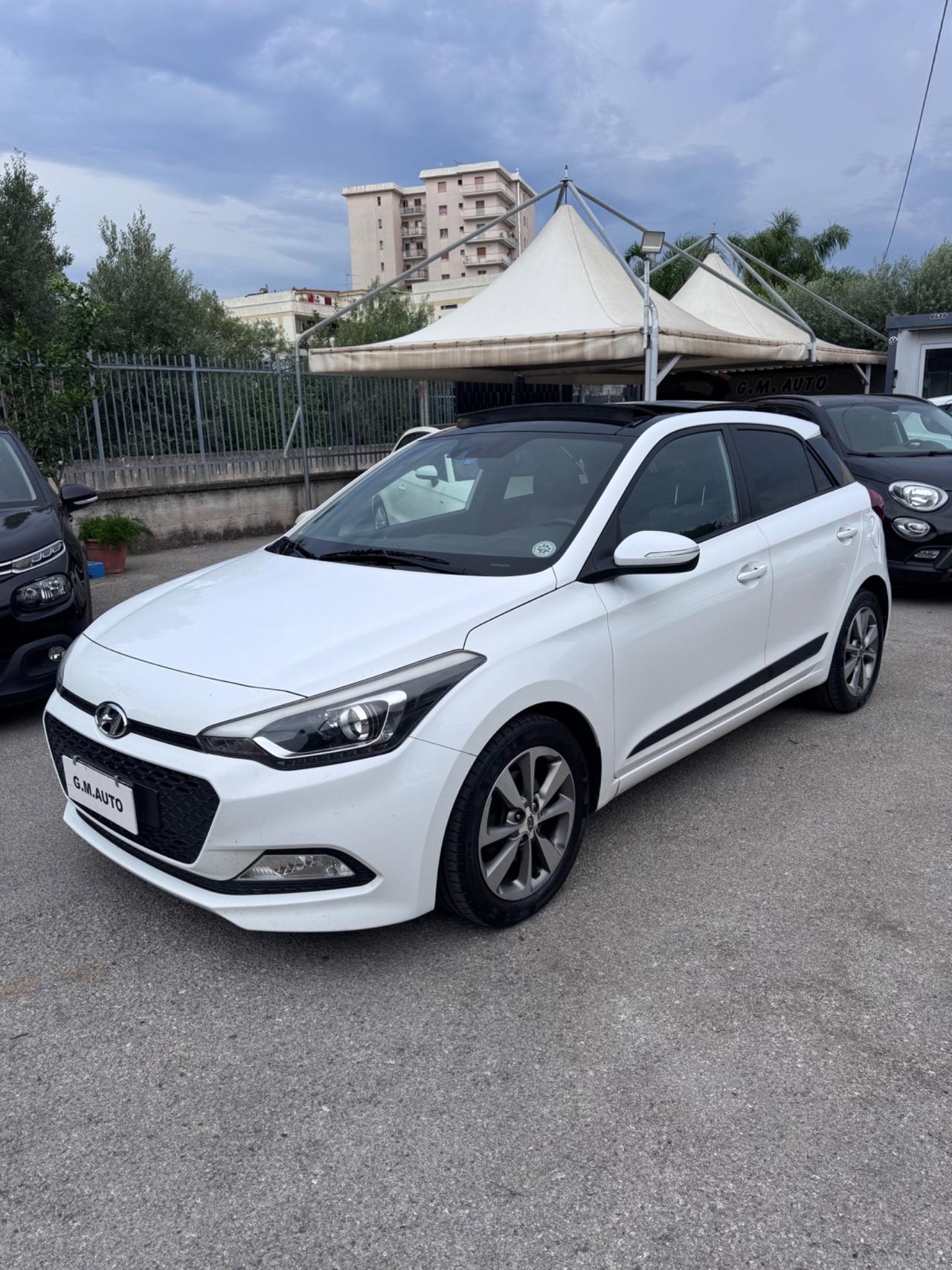 Hyundai i20 1.1 CRDi 2017 TETTO
