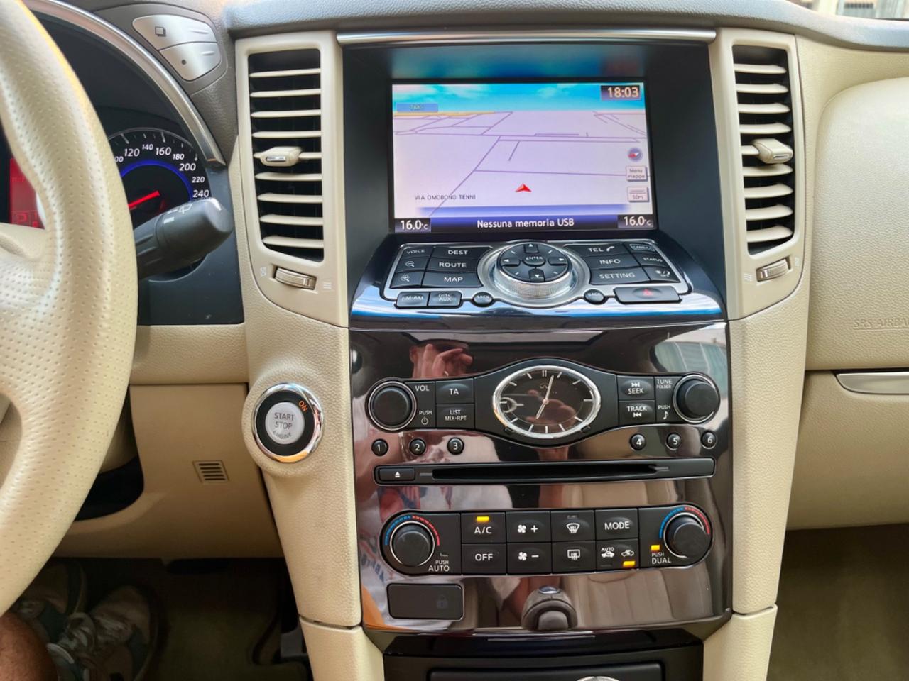 Infiniti FX FX30d S Premium 3.0d 2011 142.000km perfetta