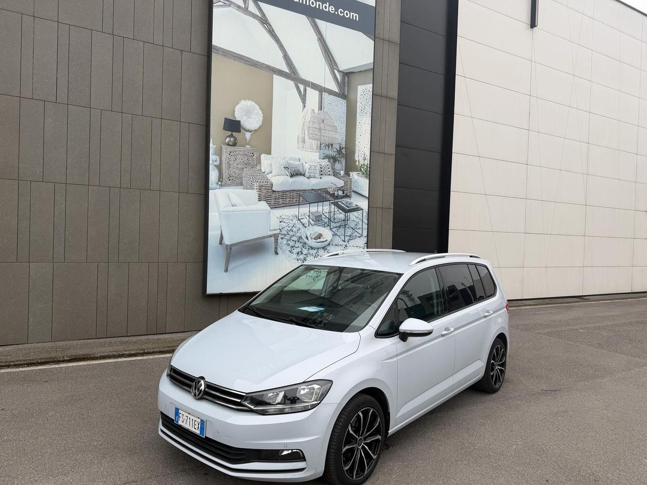Volkswagen Touran 1.6 TDI 115 CV SCR DSG Executive BlueMotion Tech.