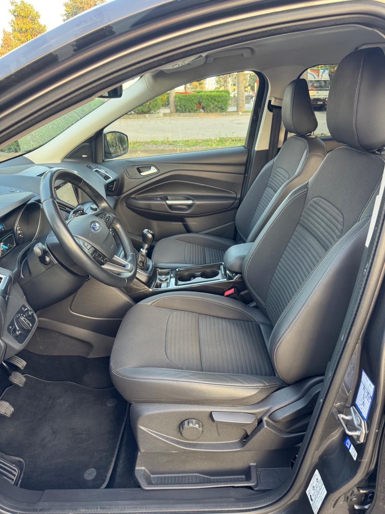 Ford Kuga 1.5 TDCI TITANIUM