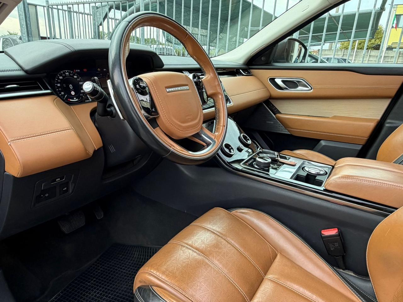 Land Rover Range Velar 3.0 V6 SD6 300 CV First Edition