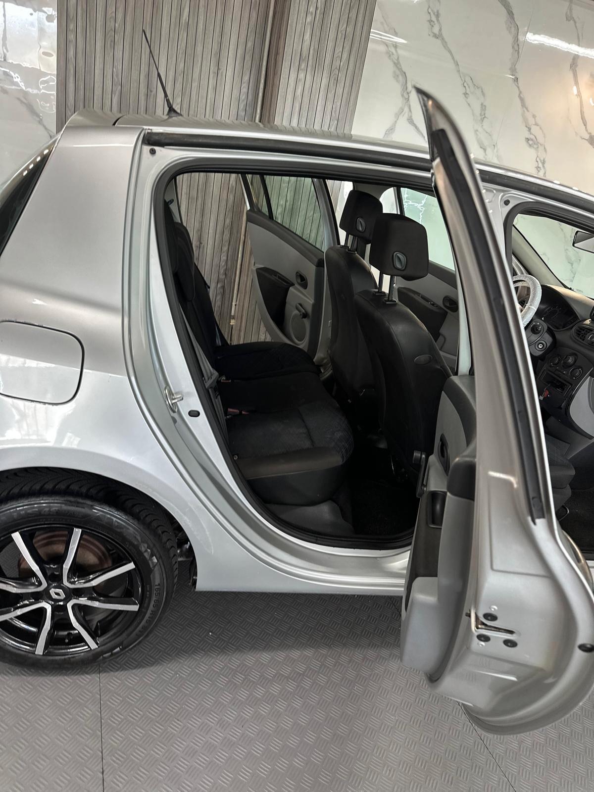 Renault Clio Storia 1.2 5 porte Confort