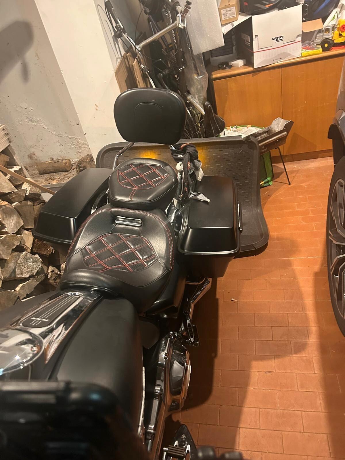 Harley-davidson FLHX Street Glide Touring