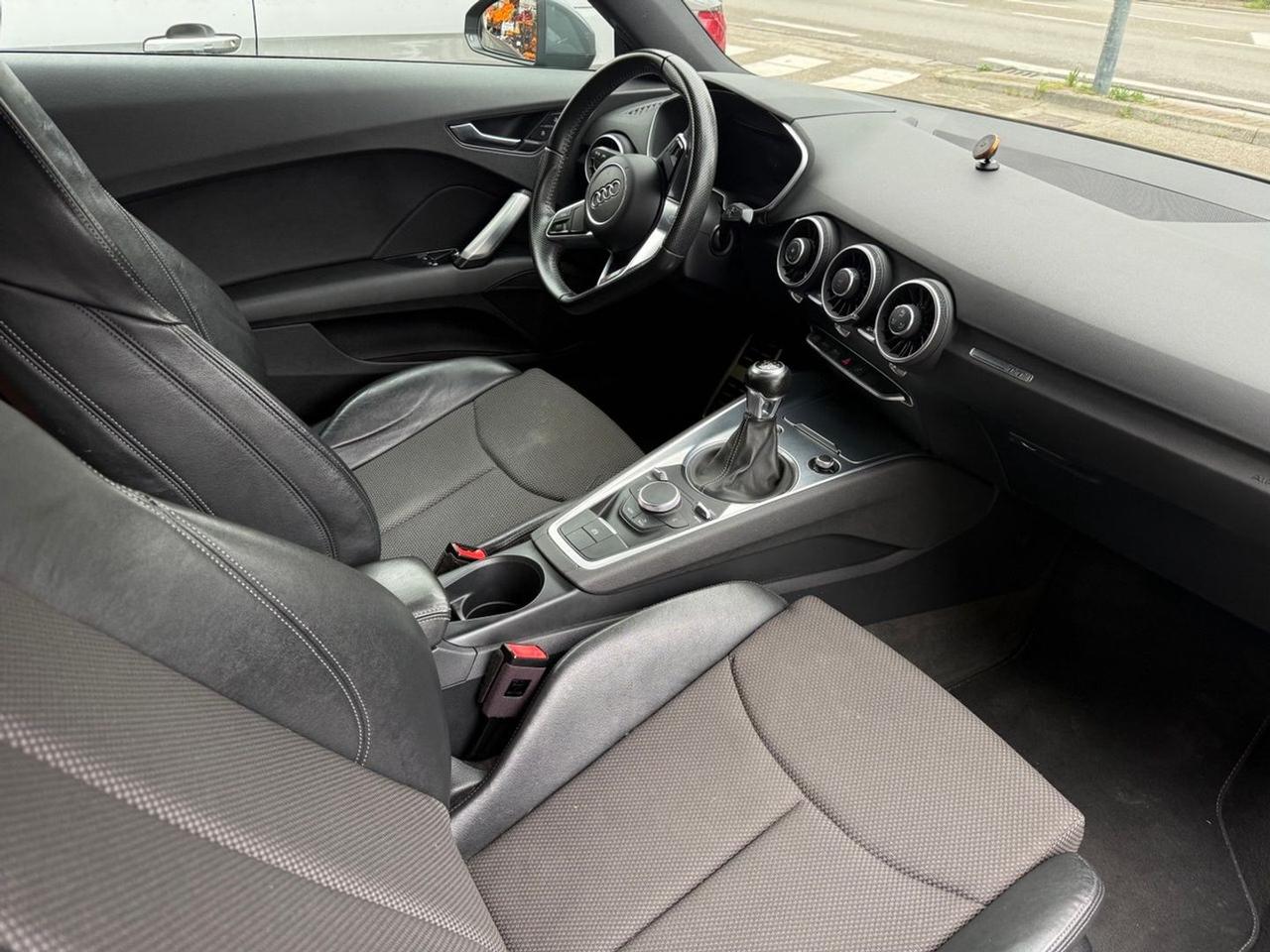 Audi Coupe TT Coupe 1.8 TFSI Design #9929