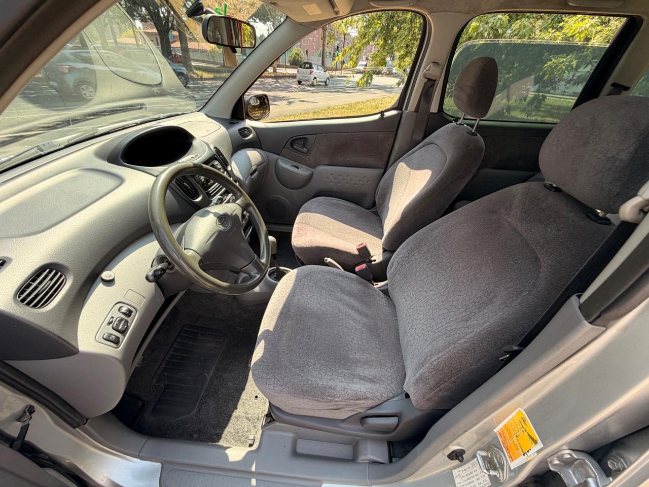 Toyota Yaris Verso 1.3i 16V cat Sol *GPL 2036*