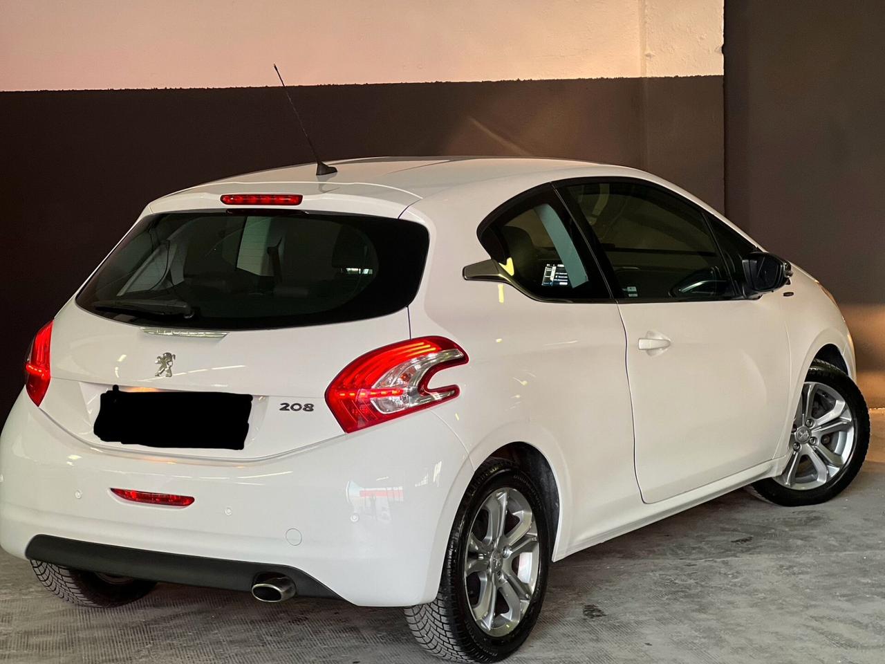 Peugeot 208 1.2 VTi 82 CV 3 porte Serie Speciale S