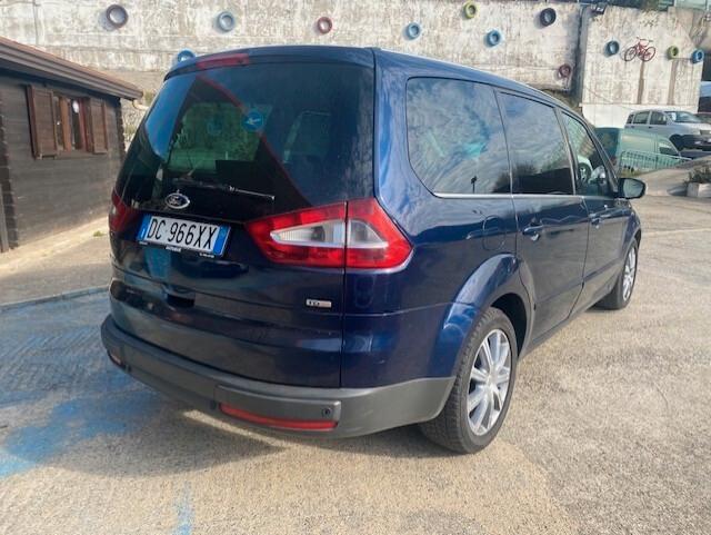 Ford Galaxy 2.0 TDCi 140 CV Ghia DPF