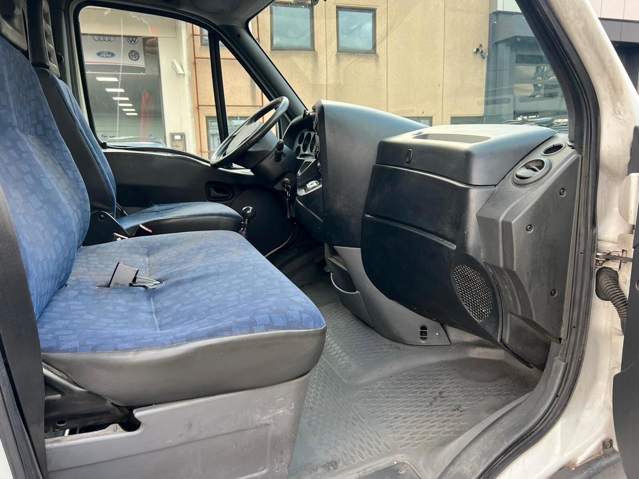 Iveco Daily 35S13 2.8 TDI PC Cabinato