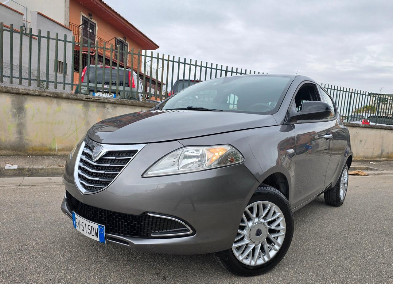 LANCIA YPSILON ECOCHIC 2015 PARI AL NUOVO
