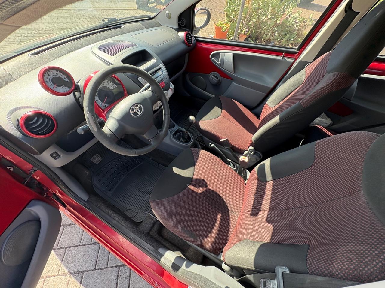 Toyota Aygo 1.0 12V VVT-i 5 porte Sol Connect