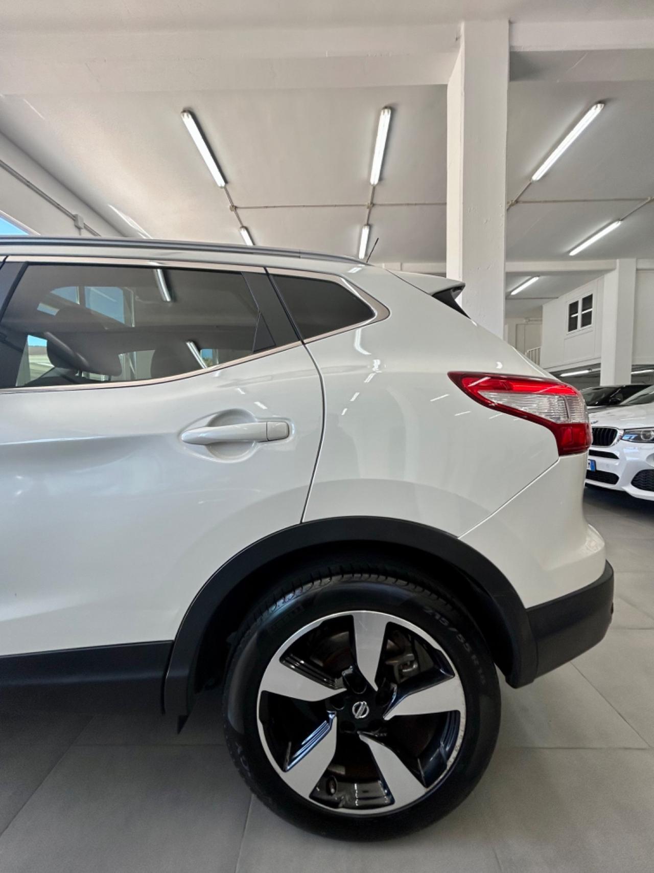 Nissan Qashqai 1.5 dCi Tekna TETTO finanziabile