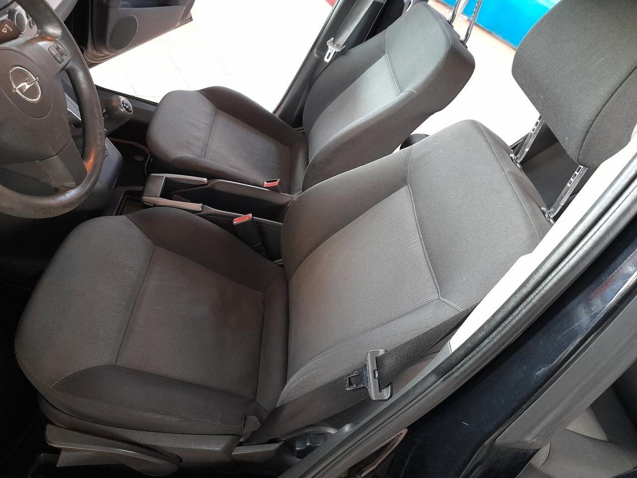 Opel Zafira 1.6 16V Twinport Cosmo