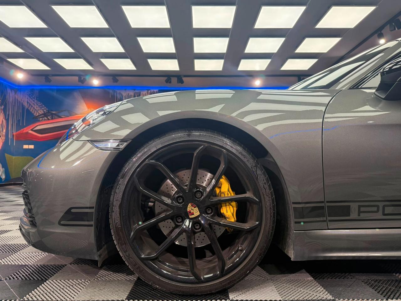 Porsche 718 Cayman 2.0 Style Edition (718)