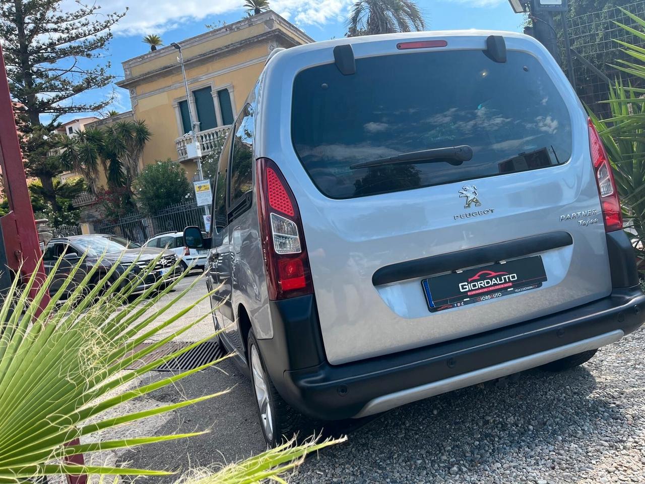 Peugeot Partner Tepee BlueHDi 100 ETG6 S&S Active N .B GANCIO DI TRAINO OMOLOGATO
