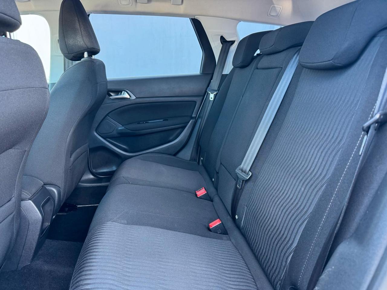 Peugeot 308 BlueHDi 120 S&S SW Business