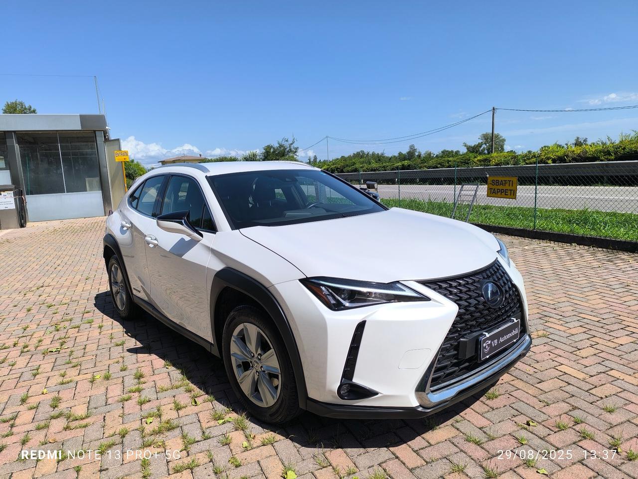Lexus UX Hybrid Business