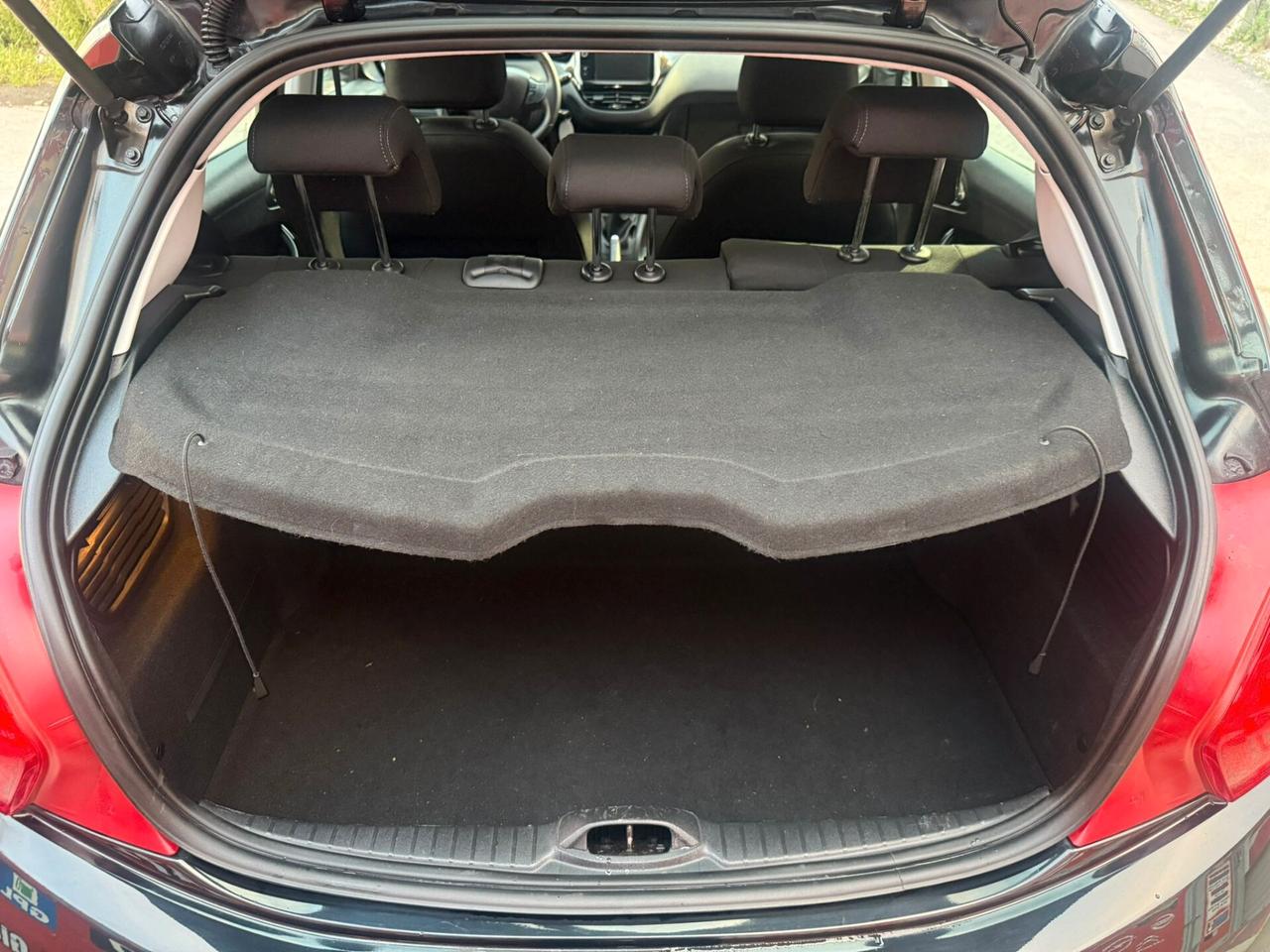 Peugeot 208 1.2 82cv Allure - 2013