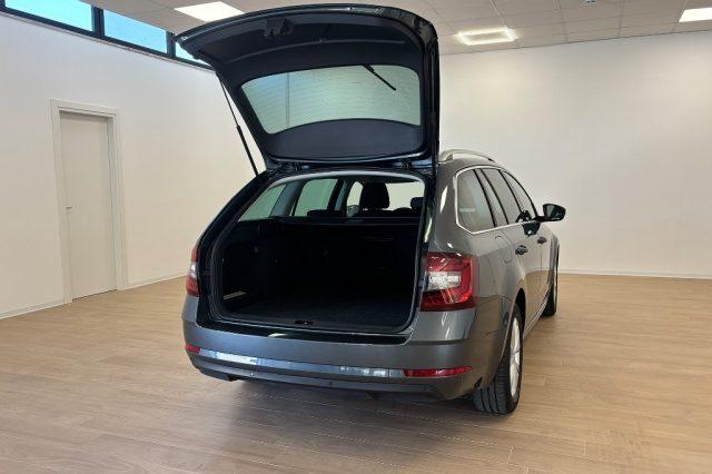 SKODA Octavia 1.5 DSG Wagon Ambition G-Tec