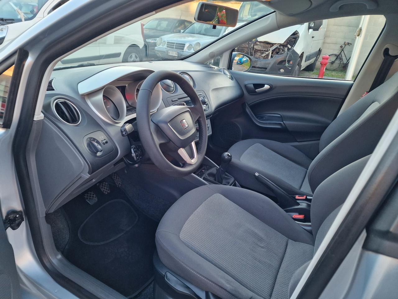 Seat Ibiza 1.4 benzina euro5 2011