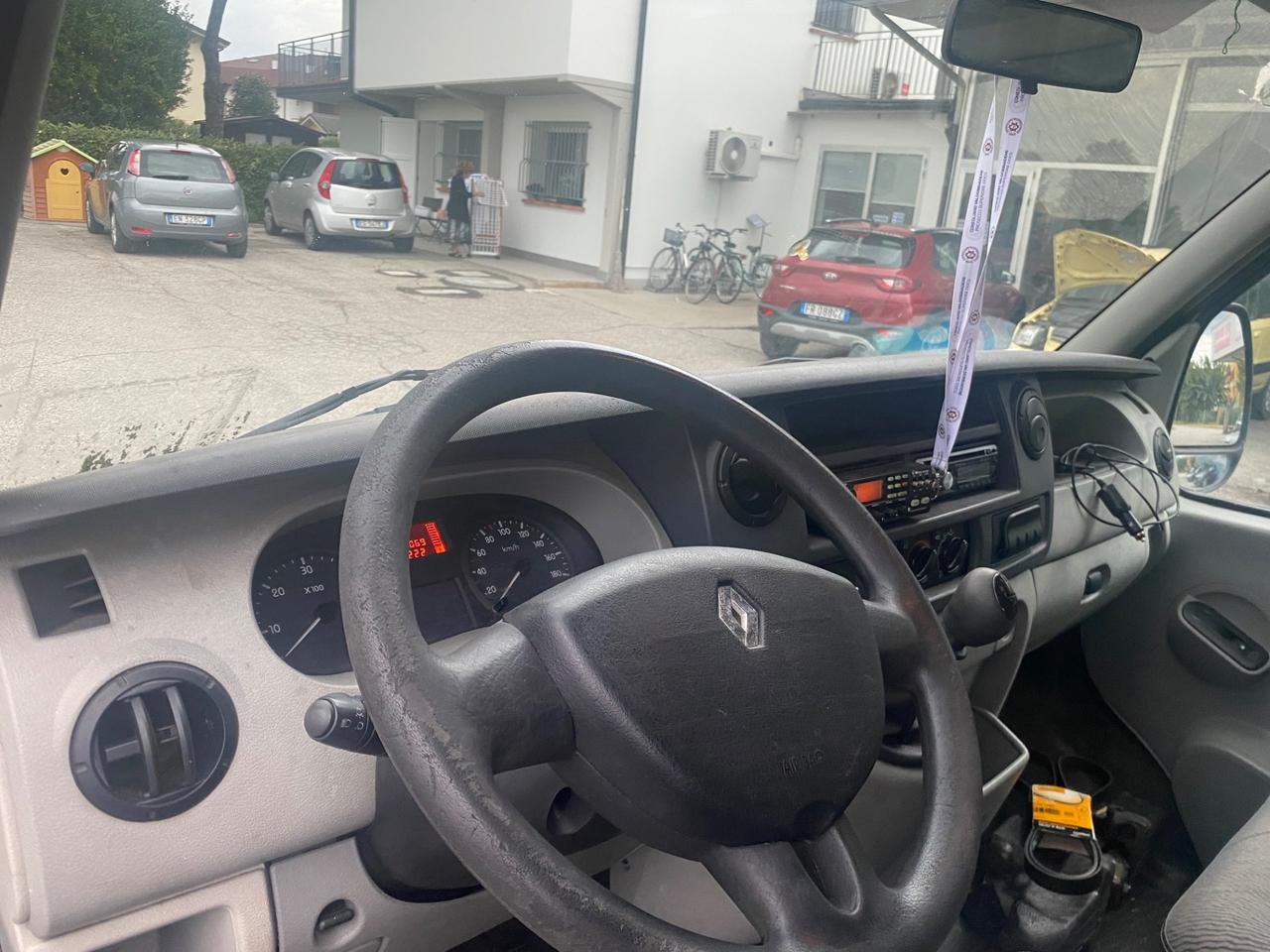 Renault Master T35/120 2.5 dCi PM-TM Combi Ice 9 POSTI