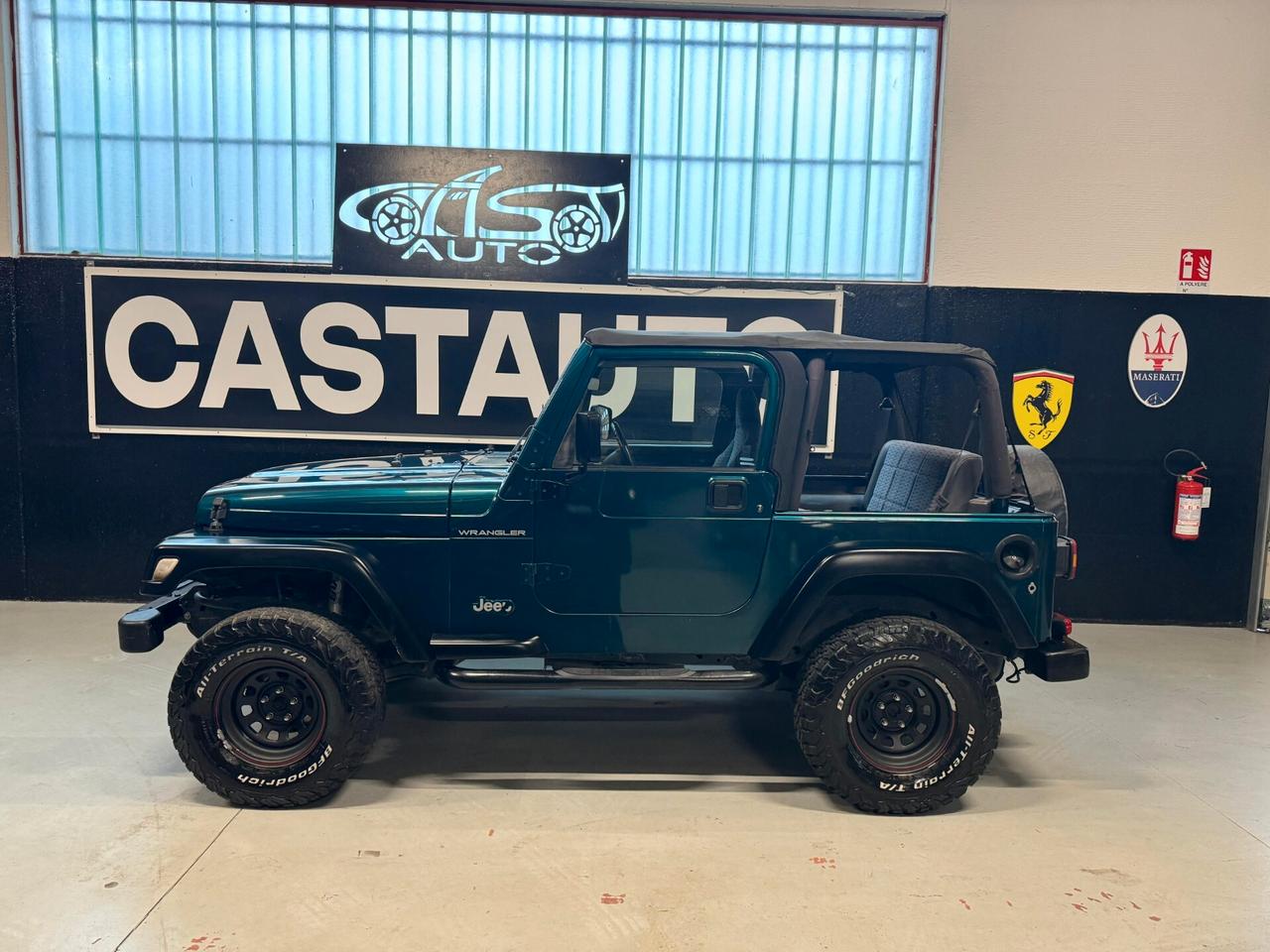 Jeep Wrangler 2.5 Sport asi