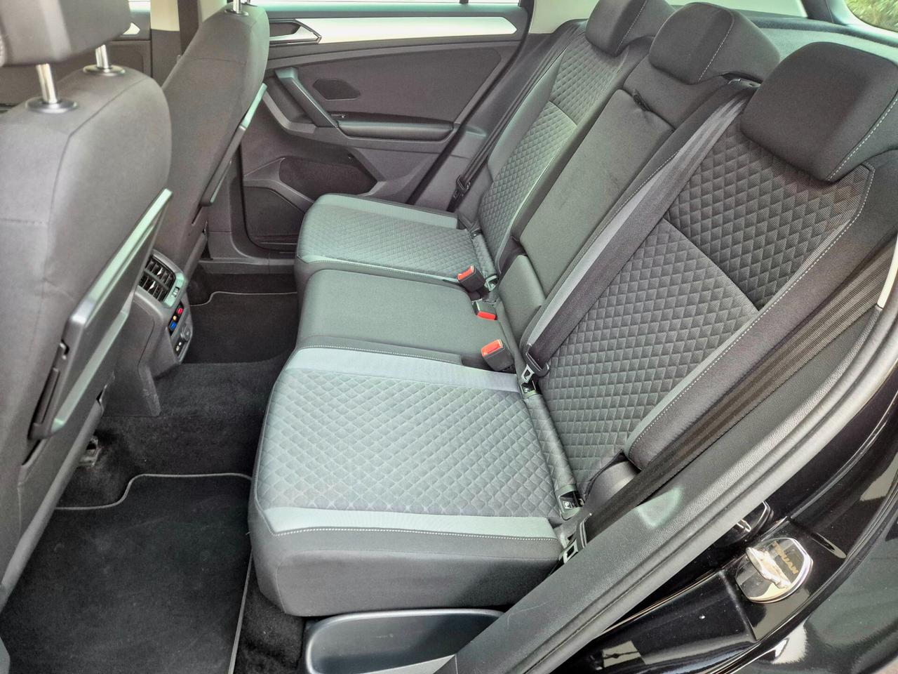 Volkswagen Tiguan 1.6 TDI R-Line Sport