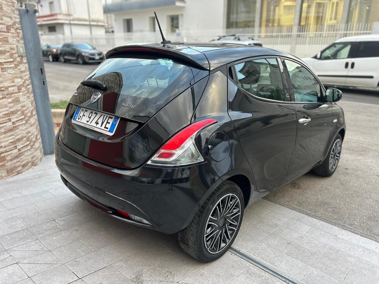 Lancia Ypsilon 1.0 FireFly 5 porte Hybrid Ecochic -2021